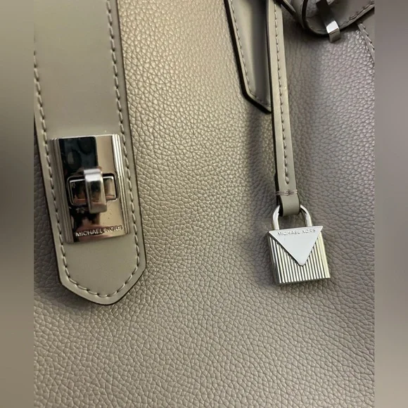 Michael Kors Cassie Pearl Grey Leather Tote - Picture 6 of 11
